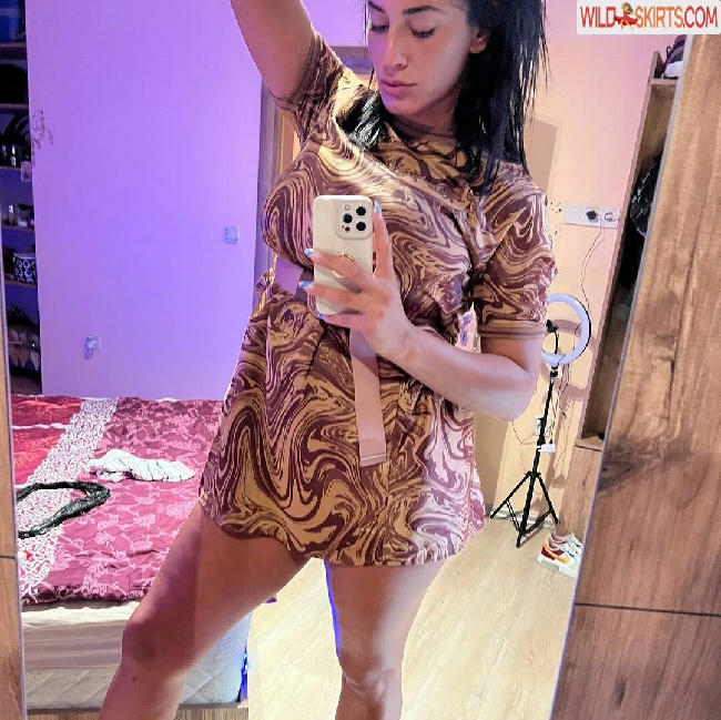 Giulia Daqna / GiuliaDaqnaa / Long-Gas5605 / giuliadaqna nude OnlyFans, Instagram leaked photo #69