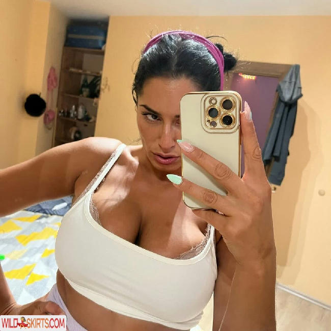 Giulia Daqna / GiuliaDaqnaa / Long-Gas5605 / giuliadaqna nude OnlyFans, Instagram leaked photo #125