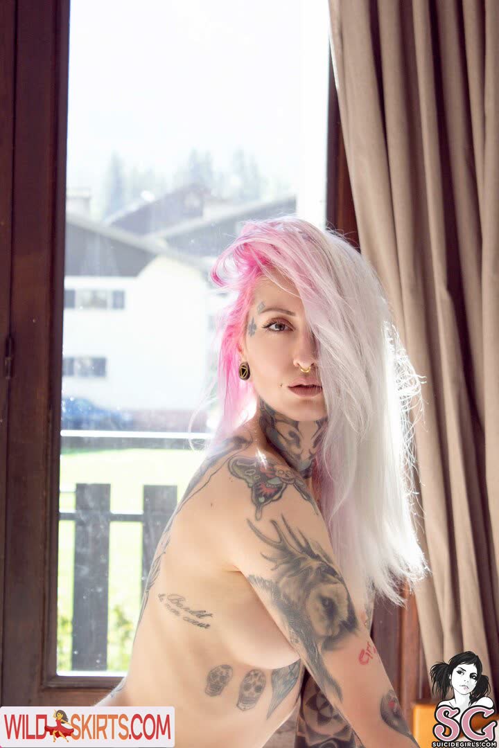 Gladycesuicide nude leaked photo #30