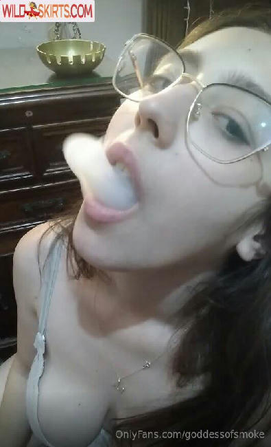 goddessofsmoke / goddess__of__smoke / goddessofsmoke nude OnlyFans, Instagram leaked photo #11