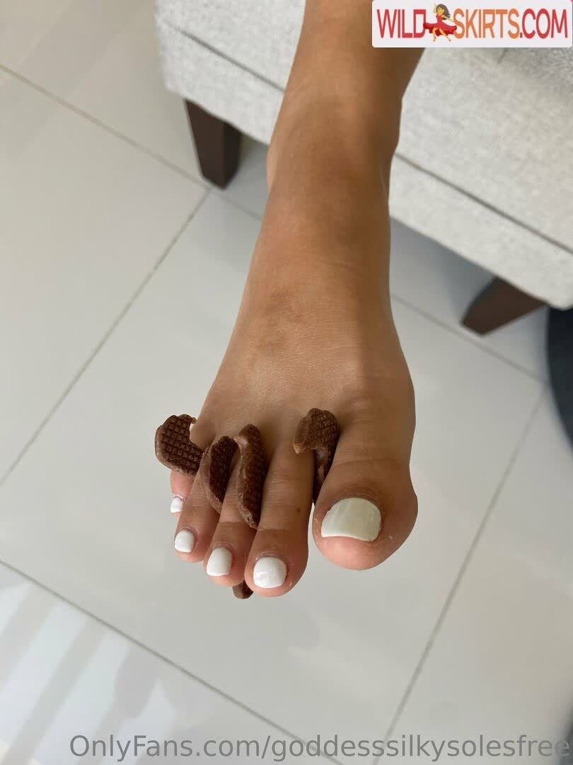 goddesssilkysolesfree / goddesssilkysolesfree / theeepursuitofselflove nude OnlyFans, Instagram leaked photo #12