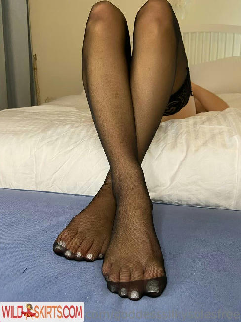 goddesssilkysolesfree / goddesssilkysolesfree / theeepursuitofselflove nude OnlyFans, Instagram leaked photo #36