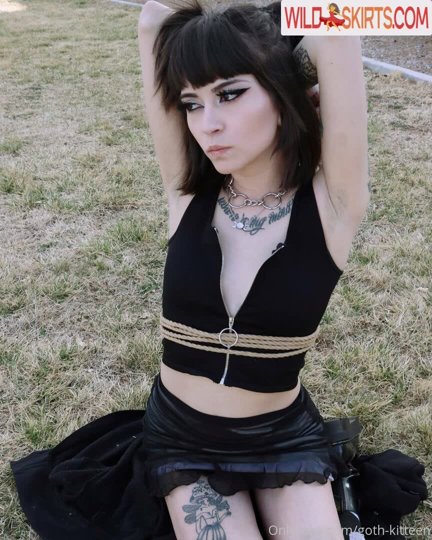 Goth-kitteen nude leaked photo #81