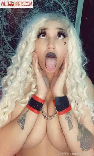 GothBaby nude leaked photo #4