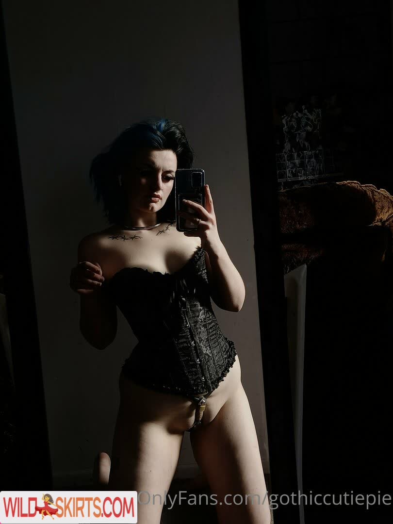 Gothiccutiepie nude leaked photo #53