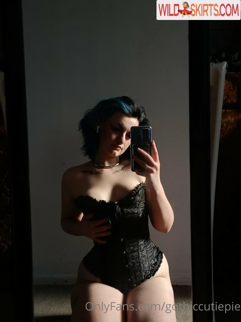 gothiccutiepie nude OnlyFans leaked photo #4