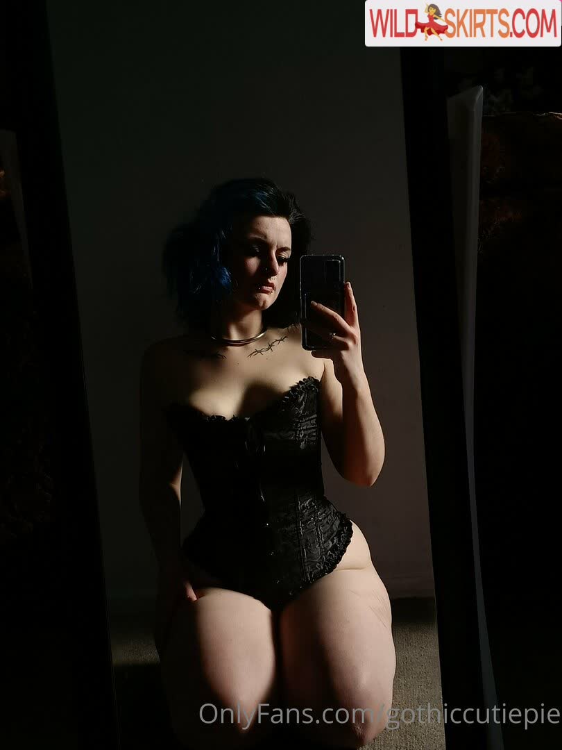 gothiccutiepie nude OnlyFans leaked photo #9