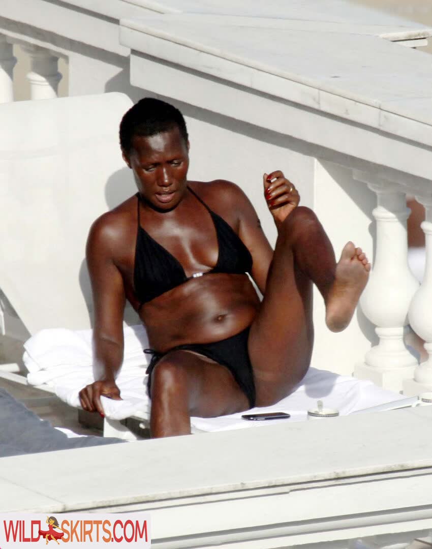 Grace Jones nude leaked photo #40