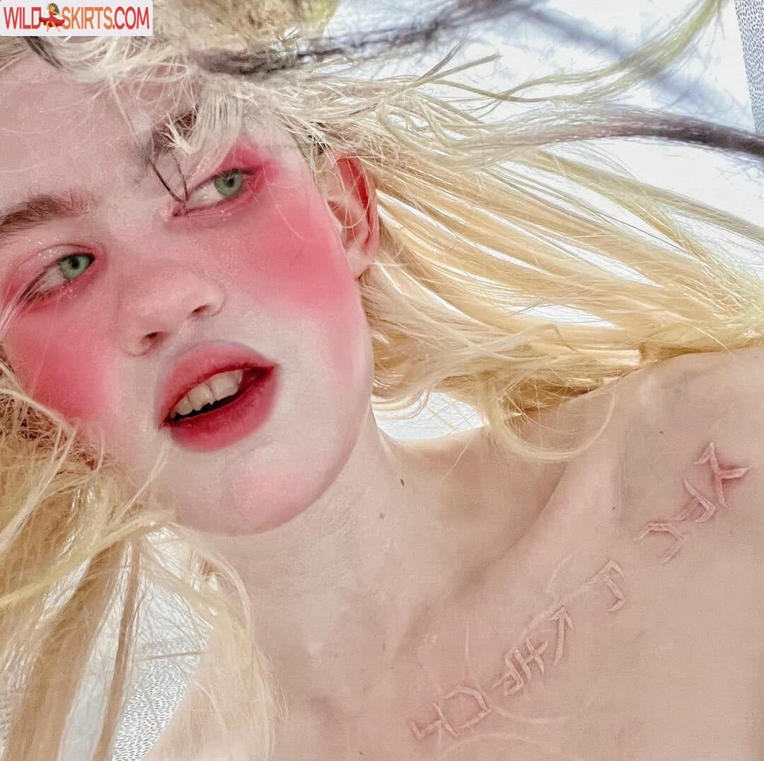 Grimes nude leaked photo #105