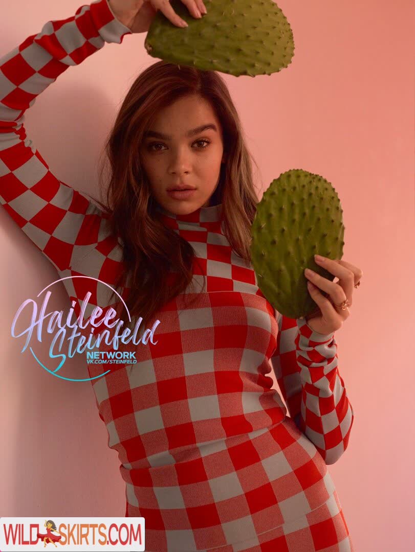 Hailee Steinfeld nude leaked photo #588