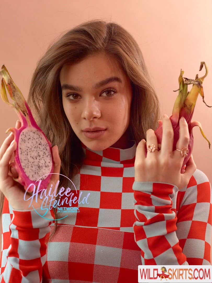 Hailee Steinfeld nude leaked photo #623