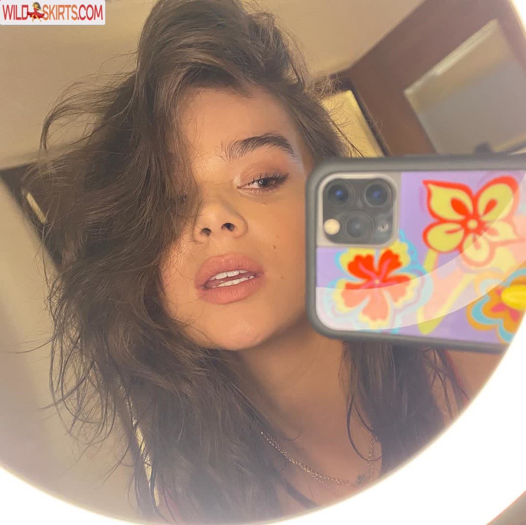 Hailee Steinfeld nude leaked photo #128