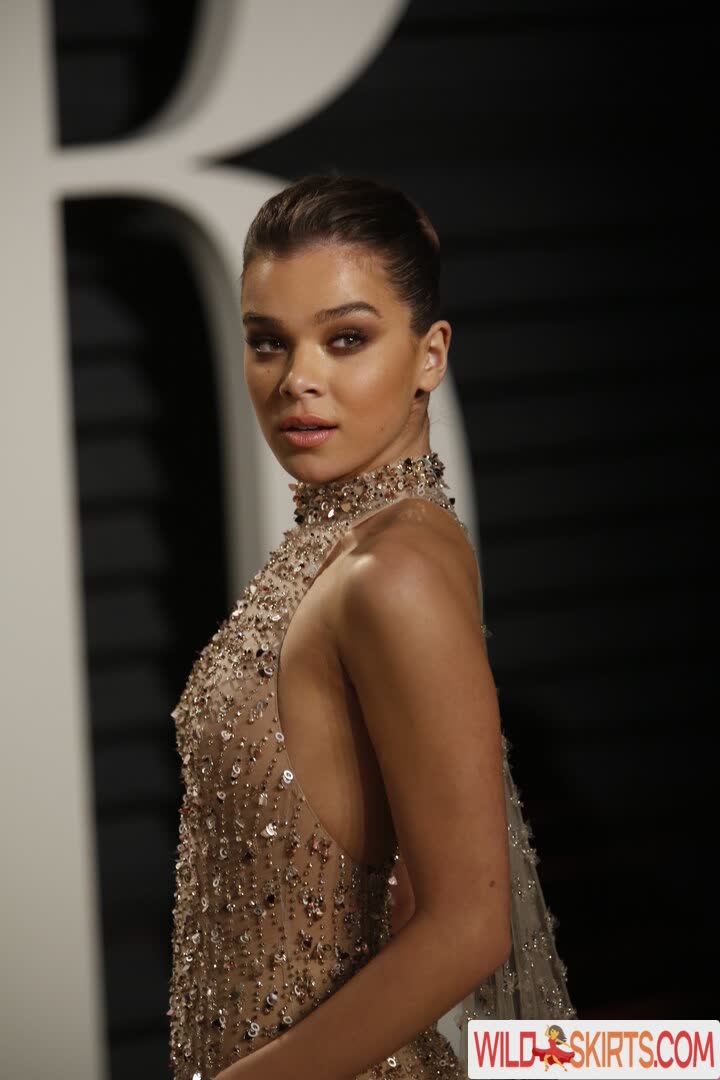 Hailee Steinfeld nude leaked photo #377