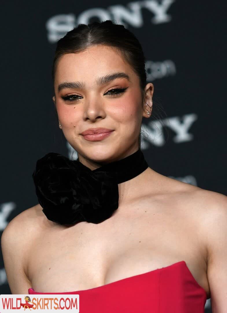 Hailee Steinfeld nude leaked photo #788