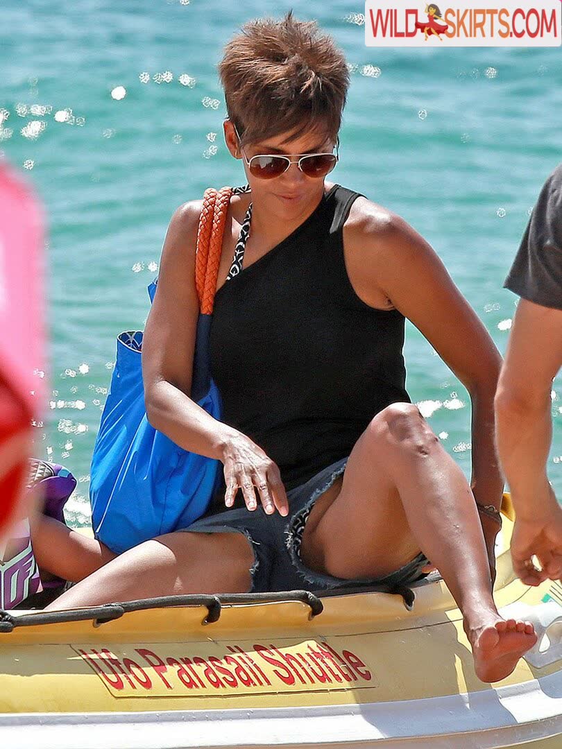 Halle Berry / halleberry nude Instagram leaked photo #3