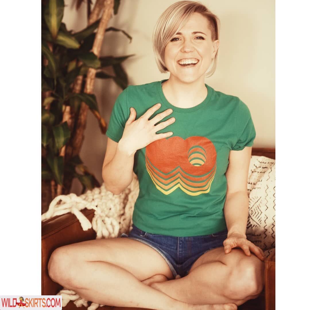 Hannah Hart nude leaked photo #13