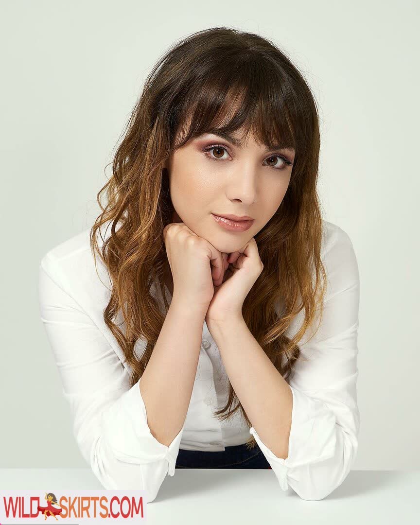 Hannah Marks nude leaked photo #19