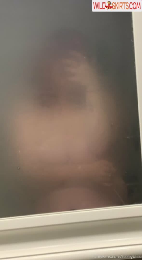 Hazeybliss nude leaked photo #7