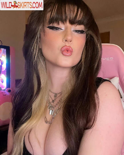 HeckSnekx / carla_fayee / xocxrlaaa / xocxrlaaa_ nude OnlyFans, Instagram leaked photo #4