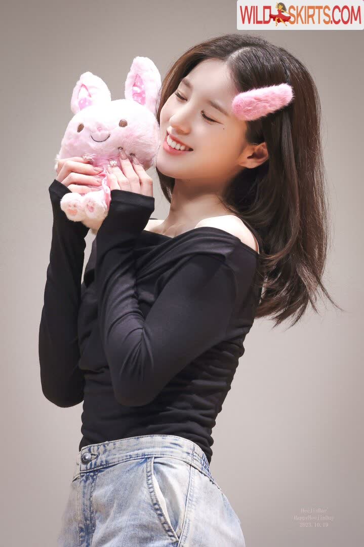 HeeJin nude leaked photo #11