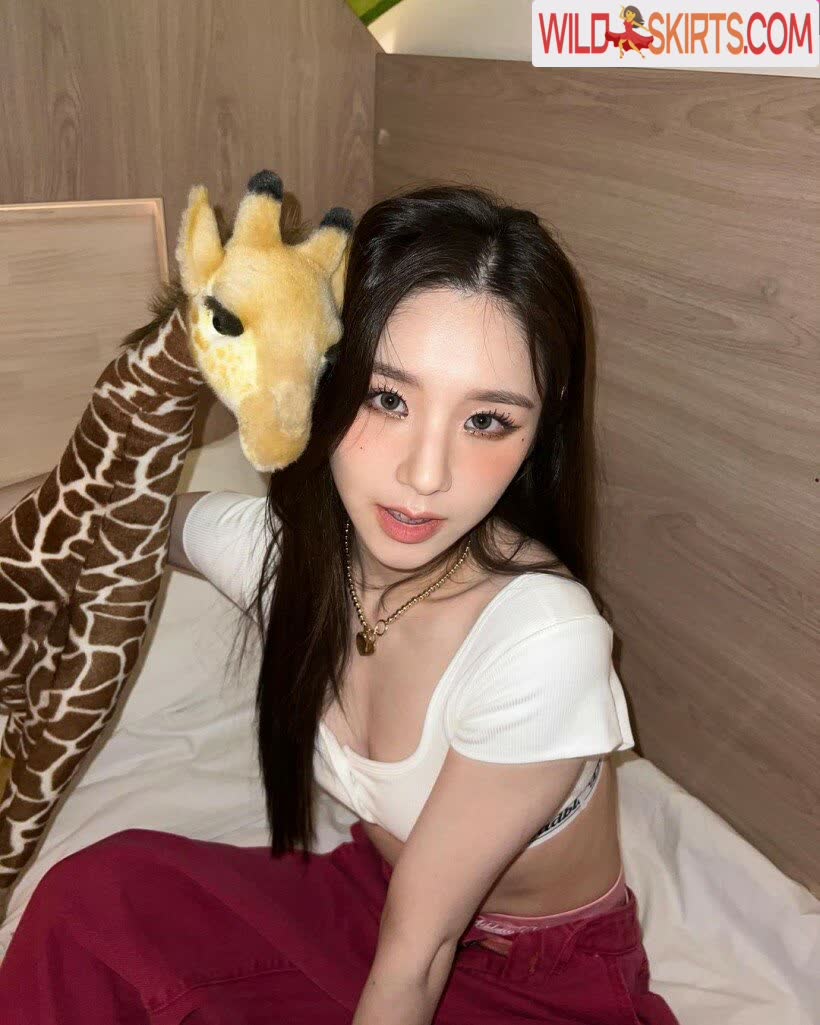 HeeJin nude leaked photo #28