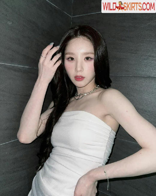 HeeJin / heejin_theworld nude Instagram leaked photo #4