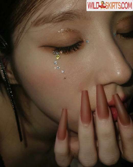 HeeJin / heejin_theworld nude Instagram leaked photo #42