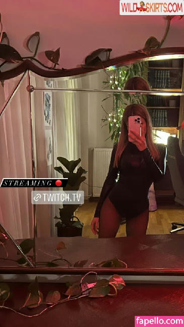 helenalive / HelenaLive96 / happylilcamgirl / helenalive nude OnlyFans, Instagram leaked photo #39