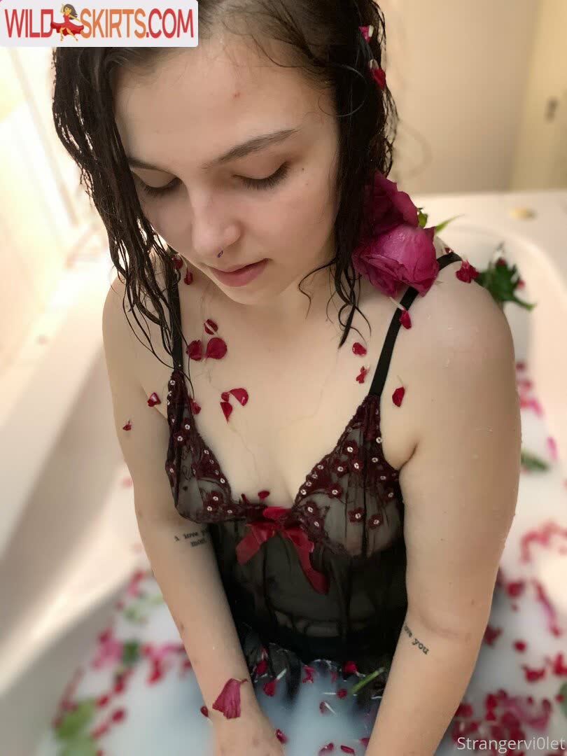 Hereliesviolet nude leaked photo #7