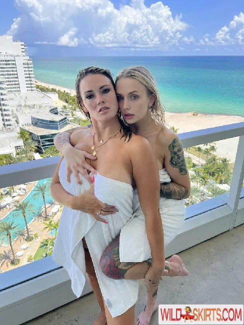 hisnherobsessions / Erinhooten95 / That Tattooed Couple / hisnherobsessions / thetattoedcouple nude OnlyFans, Instagram leaked photo #7