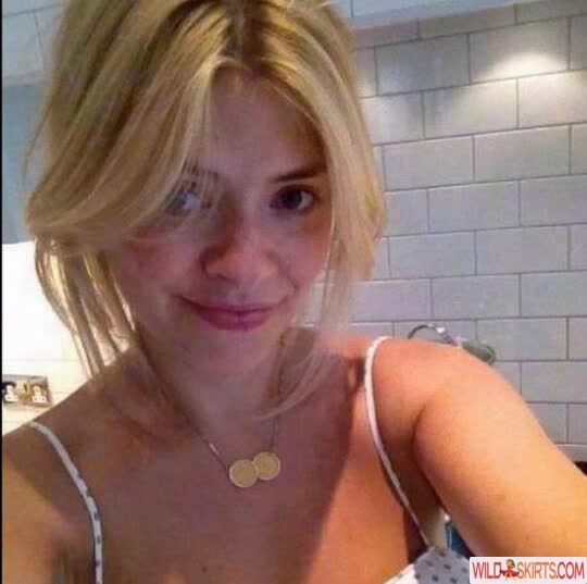 Holly Willoughby / hollywilloughby nude Instagram leaked photo #14