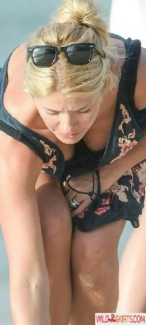 Holly Willoughby / hollywilloughby nude Instagram leaked photo #167