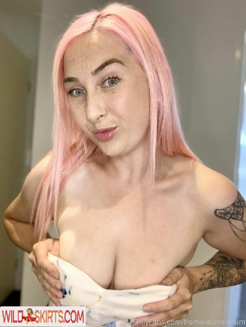 home-alone-mum / home-alone-mum / momathomealone nude OnlyFans, Instagram leaked photo #1