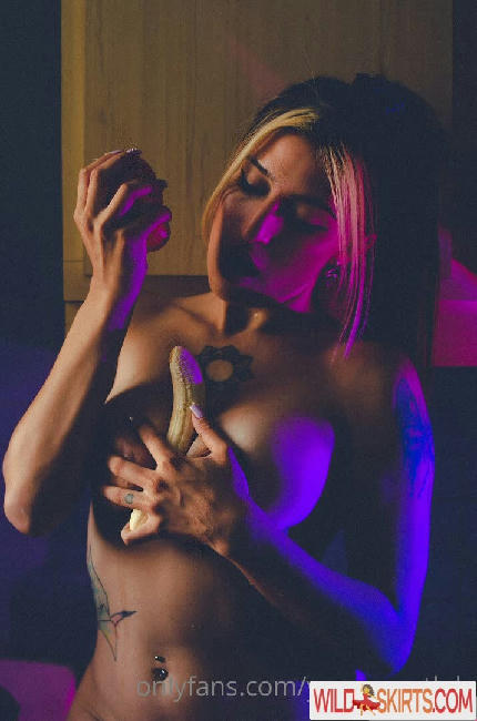hotsweetlola / hotsweetlola / theyellowpearl nude OnlyFans, Instagram leaked photo #5