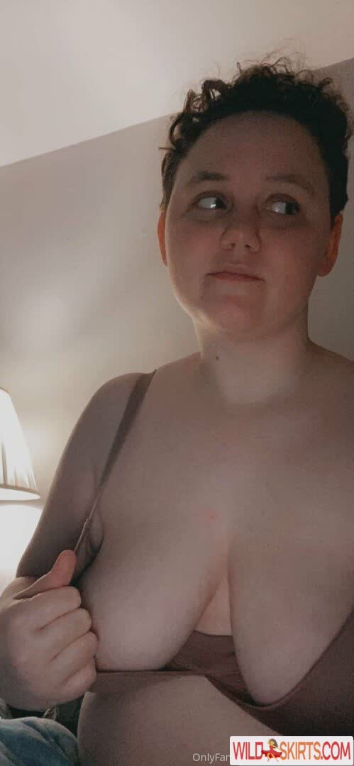 Hunnybeesarecool nude leaked photo #3