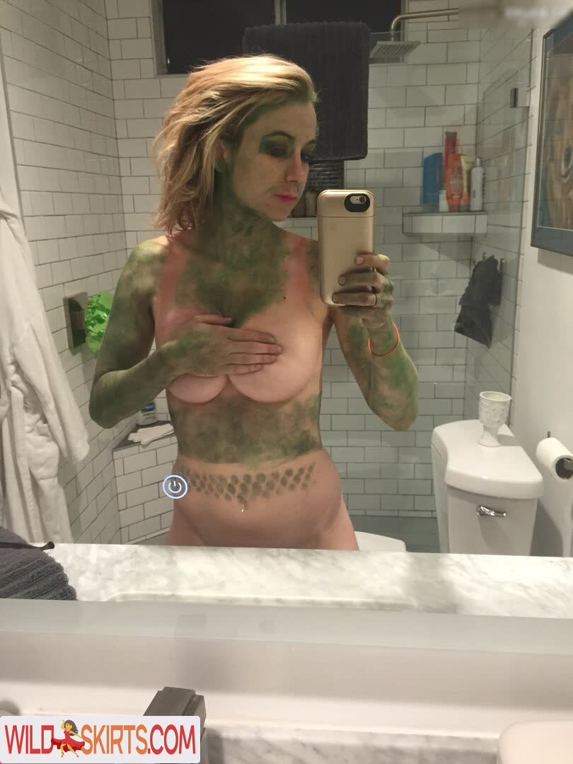 Iliza Shlesinger / ilizas nude Instagram leaked photo #2