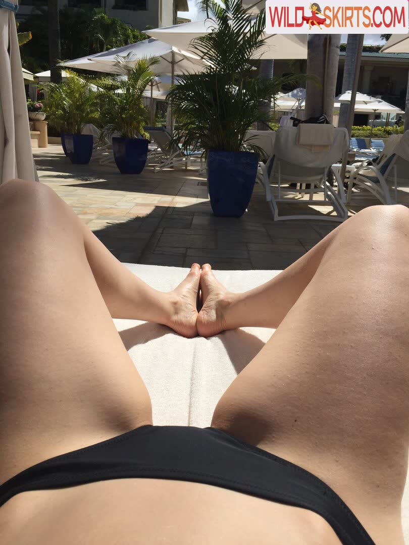 Iliza Shlesinger / ilizas nude Instagram leaked photo #4