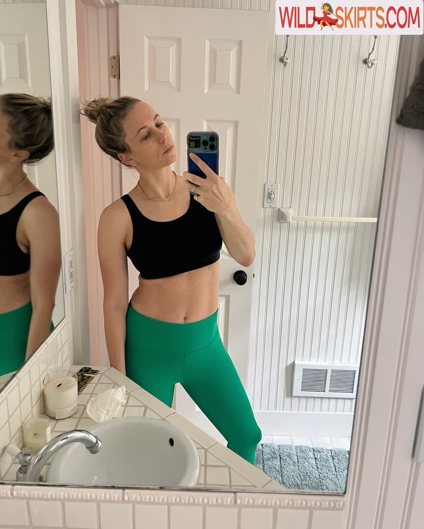 Iliza Shlesinger / ilizas nude Instagram leaked photo #9