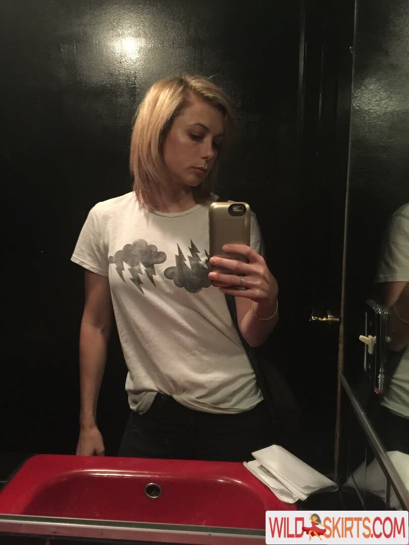 Iliza Shlesinger / ilizas nude Instagram leaked photo #24