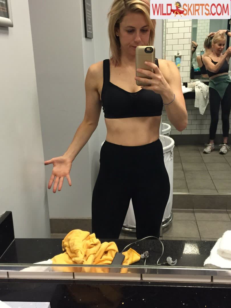 Iliza Shlesinger / ilizas nude Instagram leaked photo