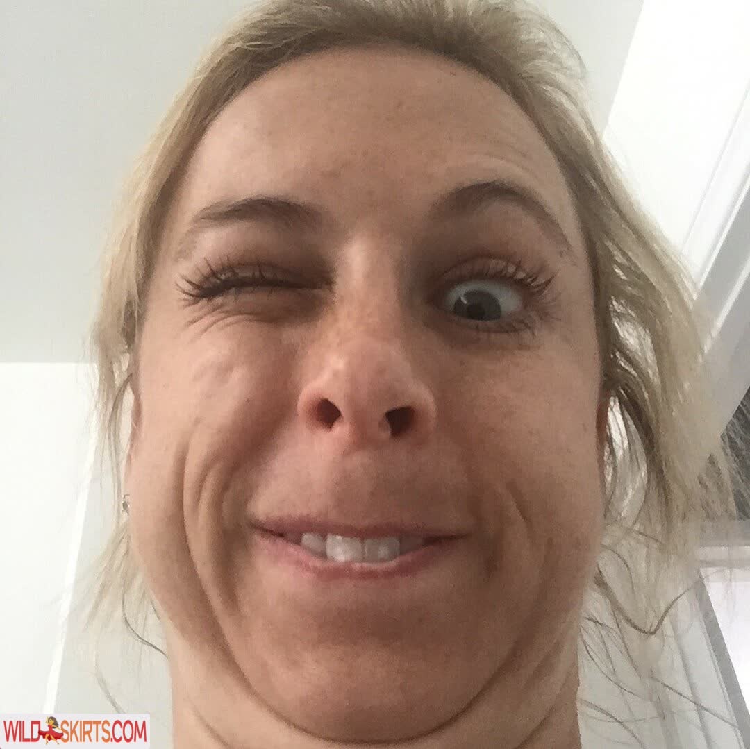 Iliza Shlesinger / ilizas nude Instagram leaked photo #23