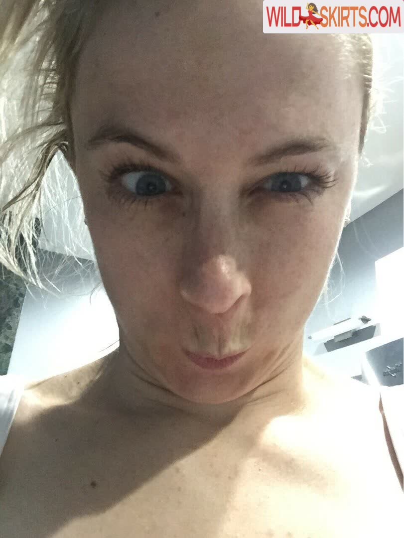 Iliza Shlesinger / ilizas nude Instagram leaked photo #4