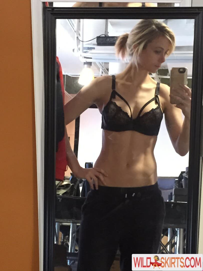 Iliza Shlesinger / ilizas nude Instagram leaked photo #5