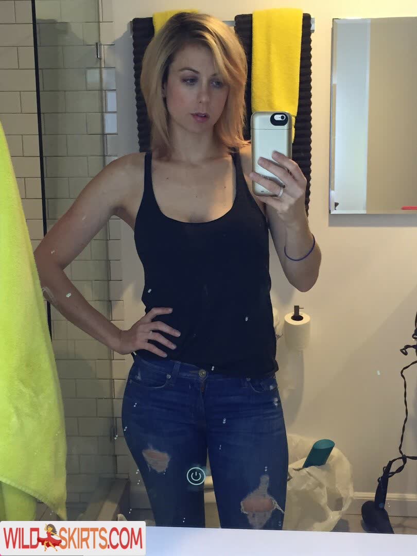 Iliza Shlesinger / ilizas nude Instagram leaked photo #4