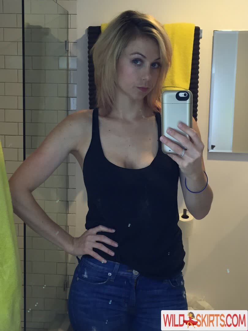 Iliza Shlesinger / ilizas nude Instagram leaked photo #5