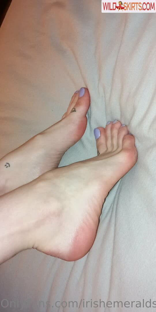 irishemeraldsfeet / irishemeraldsfeet / therealdesertgypsy nude OnlyFans, Instagram leaked photo #6