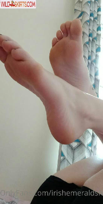 irishemeraldsfeet / irishemeraldsfeet / therealdesertgypsy nude OnlyFans, Instagram leaked photo #5