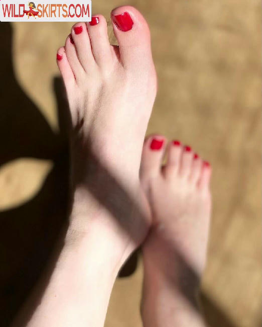 Isabela Fialho / bela.feetoes / fialhoisabela / isa.bela.feet nude OnlyFans, Instagram leaked photo #5