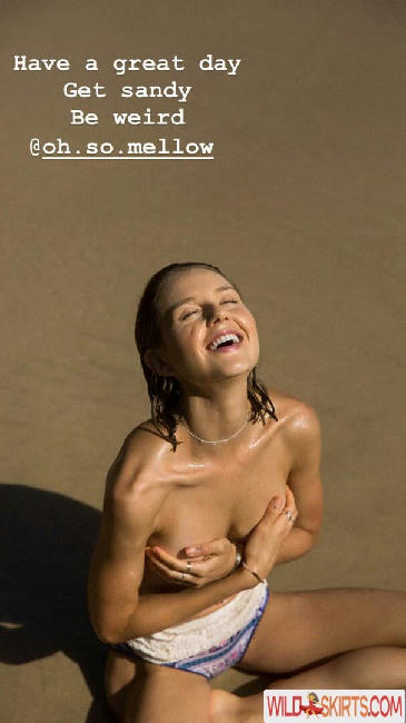 Isabelle Cornish / isabellecornish nude Instagram leaked photo #227