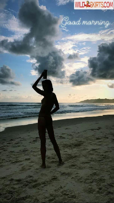 Isabelle Cornish / isabellecornish nude Instagram leaked photo #240